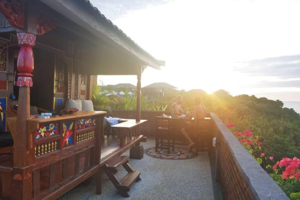 The Hidden Escapes Bingin- Sunset Rooftop Wood House With Ocean View & Private Kitchen Uluwatu  Exterior photo